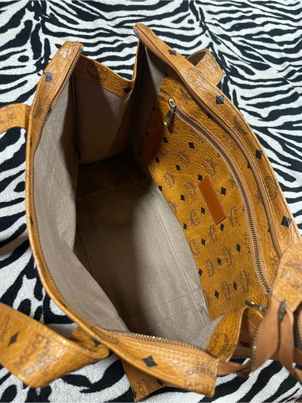 MCM  Munchen leather Tote Bag, Excellent condition ... - Picture 13 of 15